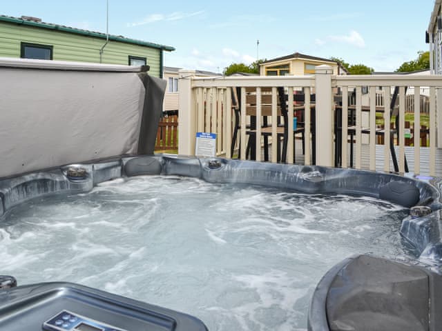Hot tub | Sheldons Place - K&K Holidays, Patrington Haven, near Beverley