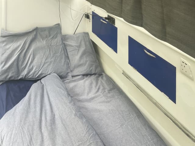 Bedroom | Lady V, Barton