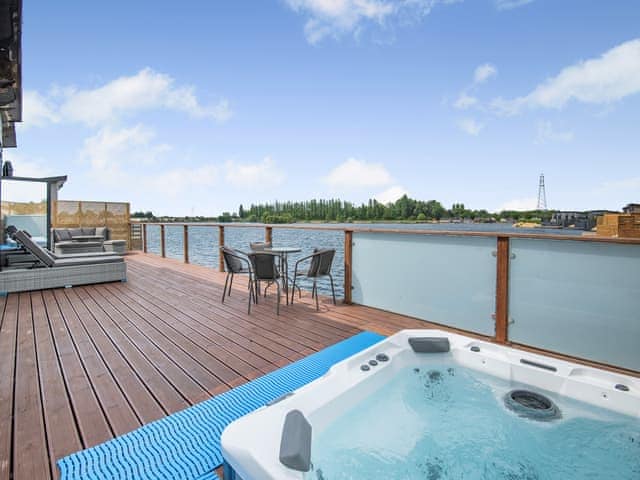 Hot tub | Lakeside Lodge, Tallington Lakes