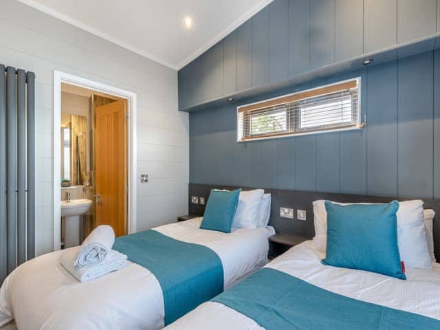 Twin bedroom | Lakeside Lodge, Tallington Lakes