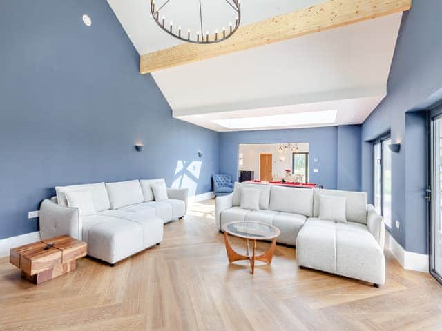 Open plan living space | The Cartlodge - Doggetts Farm, Rochford
