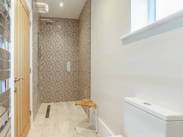 En-suite | The Cartlodge - Doggetts Farm, Rochford