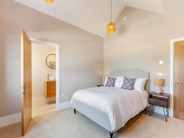 Double bedroom | The Cartlodge - Doggetts Farm, Rochford