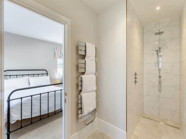 En-suite | The Cartlodge - Doggetts Farm, Rochford