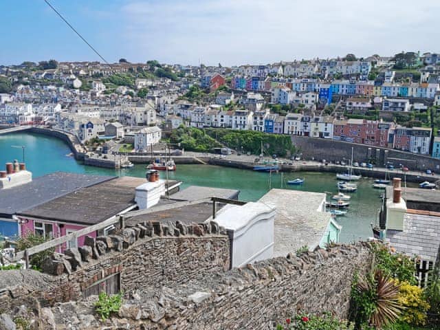 Stunning views overlooking the other side of the harbour | Dual View - Linden Court, Brixham