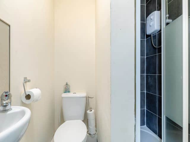 Shower room | Greystones Nawab Annex B - Greystones, Flagg, Buxton