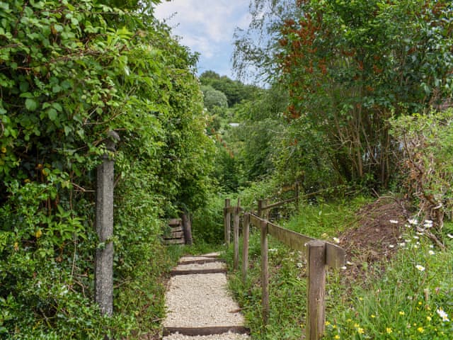 Exterior | Hillside Hideaway, Newnham Forest of Dean