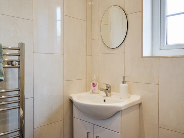 Bathroom | Cayton Cove Cottage, Cayton, near Scarborough