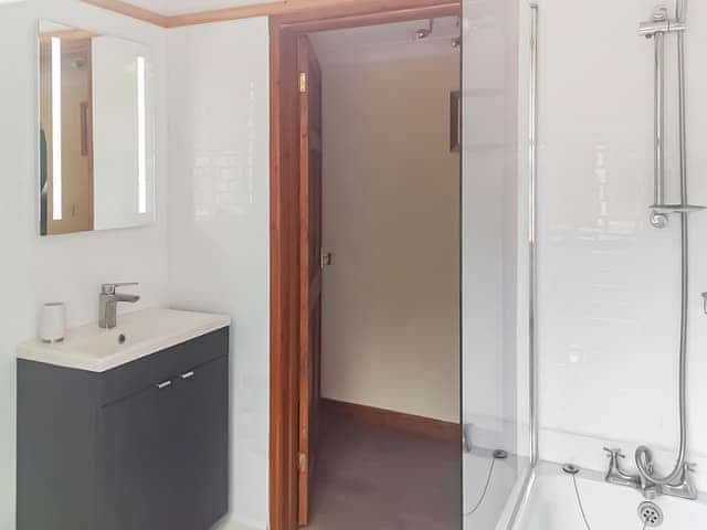 Bathroom | The Sunday School, Enniscaven, near St Austell