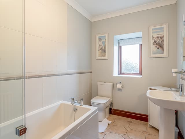 Bathroom | The Stables - Keld Head Farm Holiday Cottages, Pickering