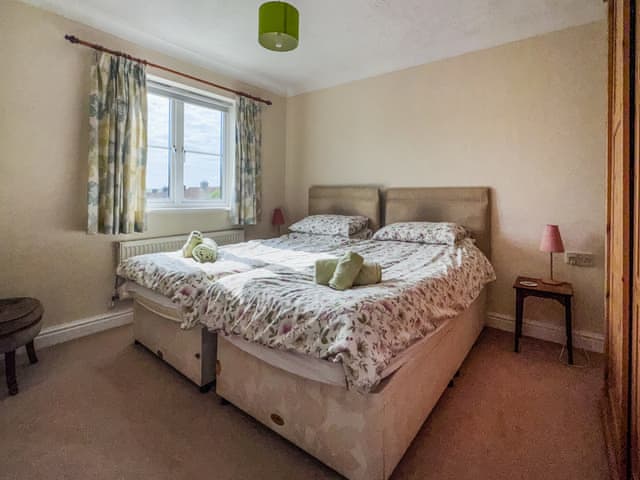 2 singles - kingsize upon request | Alder Lodge, Sedgeford