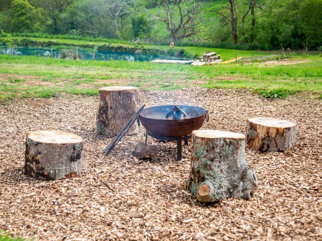 Outdoor | Mistle Roundhouse - Walnut Farm, Beaminster