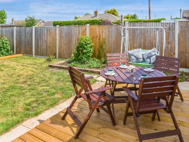 Sitting-out-area | Bide-A-Wee, Bradwell