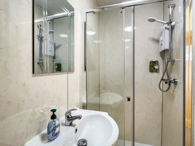 Bathroom | Denelea Studio 2 - Denelea Apartments, Scarborough