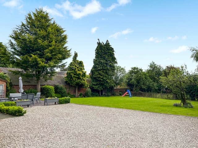 Big garden with car park for multiple cars | Brynfields, Shirley, near Ashbourne