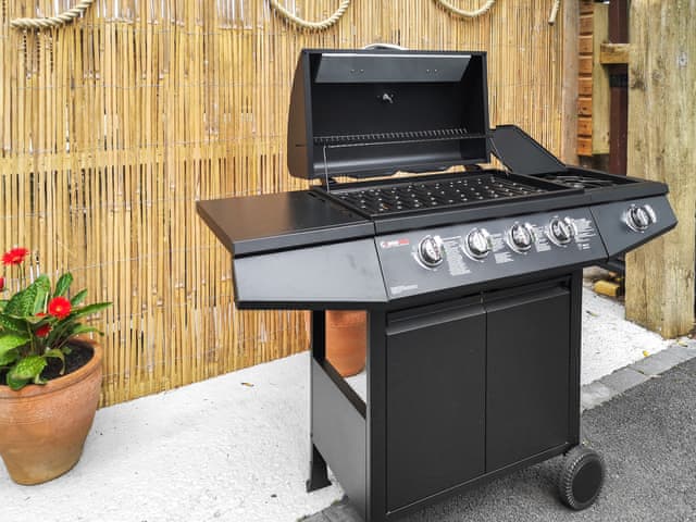 Outdoor eating area | Alscott Cottage, Barnstaple