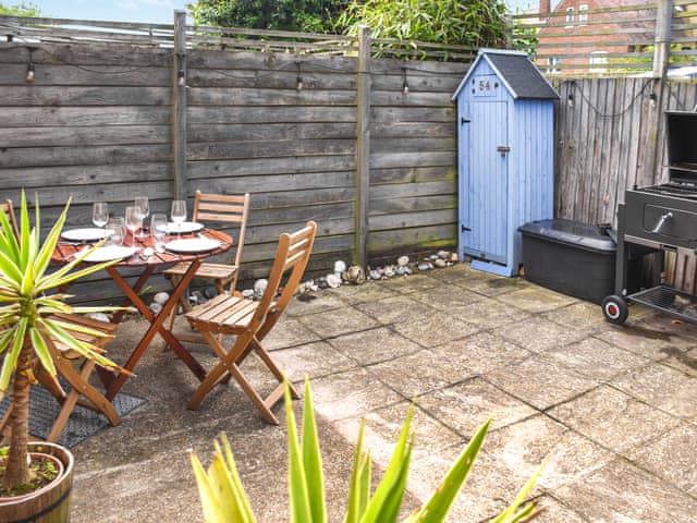 Outdoor eating area | Waverley Cottage, Mundesley
