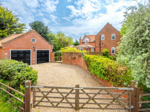 Exterior | Scarrow Beck House, Hanworth