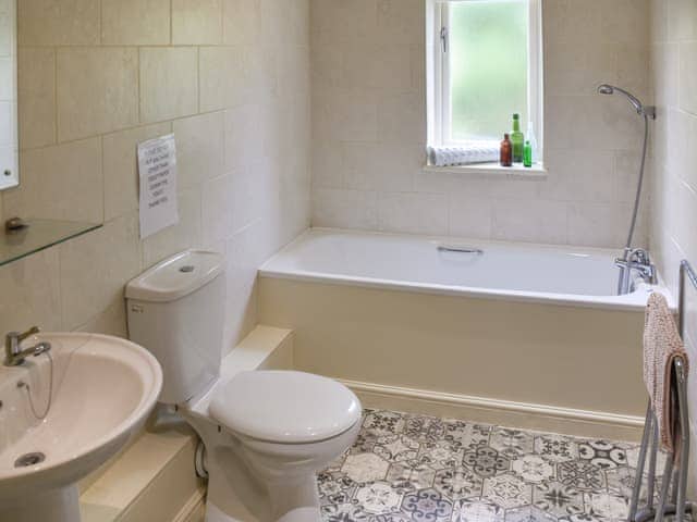 Bathroom | Lily Pad 7 - Lily Pad Cottages, Nassington, near Stamford
