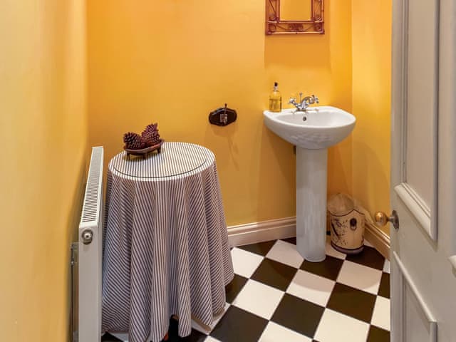 Bathroom | Pedn-Y-Ke, Mullion