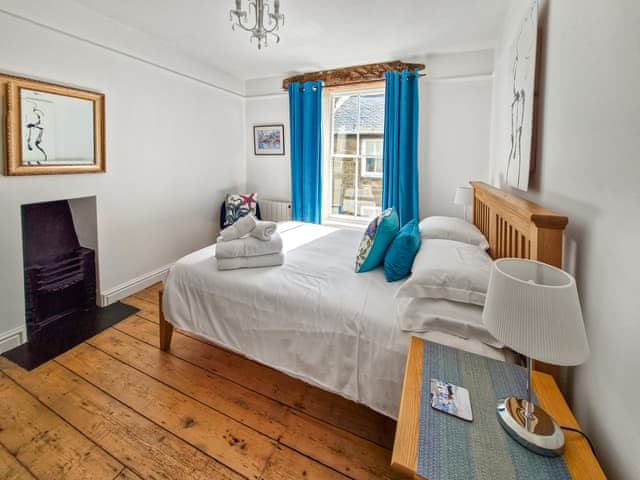 Cosy and comfortable double bedroom | Oaken Cottage, Mousehole, Penzance