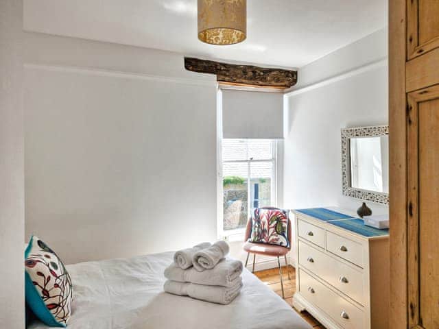 Double bedroom | Oaken Cottage, Mousehole, Penzance
