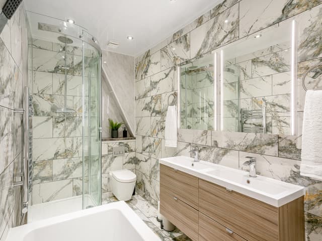 Bathroom | Penthouse North - Crakehall House, Saltburn-By-The-Sea