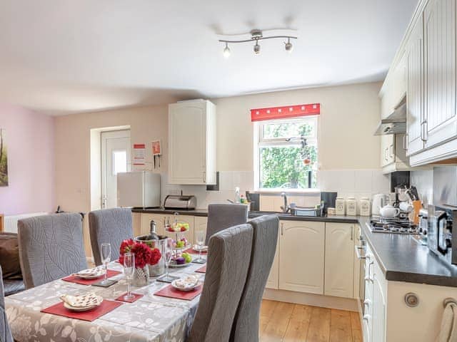 Open plan living space | Primrose - Clapham Holme Farm Cottages, Great Hatfield, near Hornsea