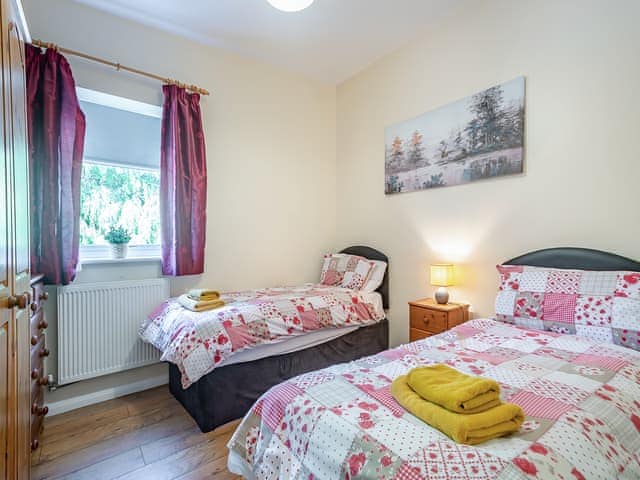 Twin bedroom | Primrose - Clapham Holme Farm Cottages, Great Hatfield, near Hornsea