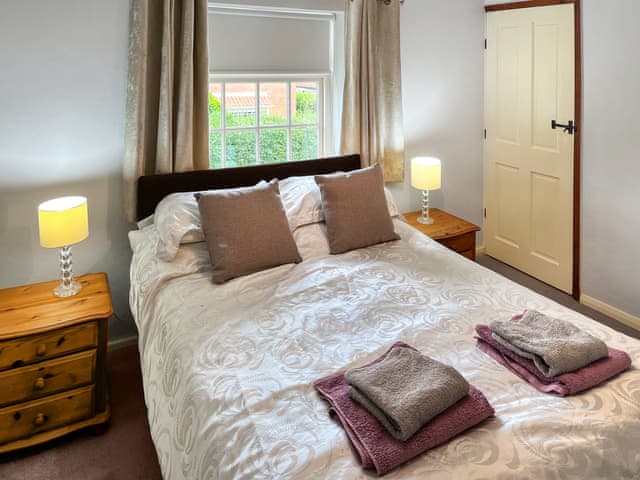 Double bedroom | Rogue Cottage, Wheldrake, near York