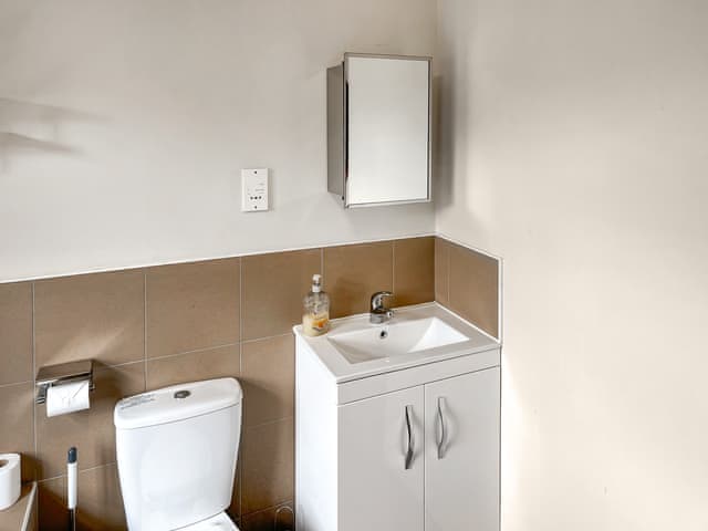 Bathroom | Rogue Cottage, Wheldrake, near York