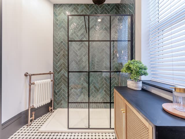 Shower room | The Trinitys, Bridlington