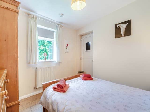 Double bedroom | Snowdrop Cottage - Clapham Holme Farm Cottages, Great Hatfield, near Hornsea