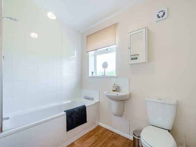 Bathroom | Snowdrop Cottage - Clapham Holme Farm Cottages, Great Hatfield, near Hornsea
