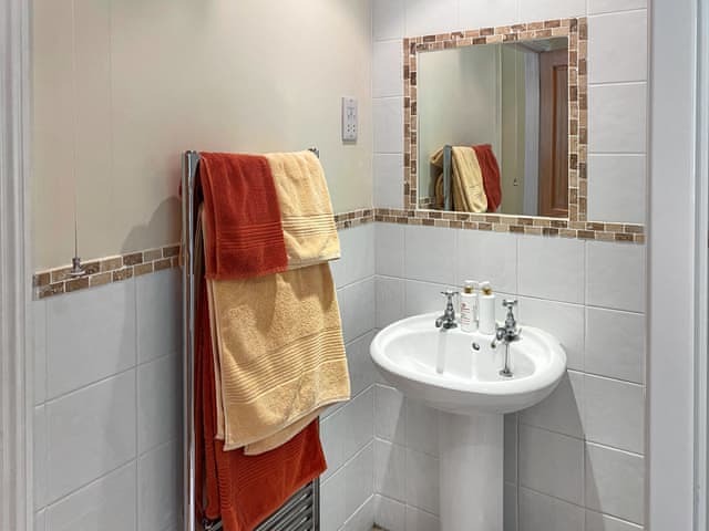 Bathroom | Little Roskymer, The Lizard Peninsula