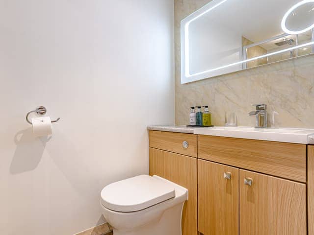 Bathroom | Poppy Cottage, West Ashby, near Horncastle