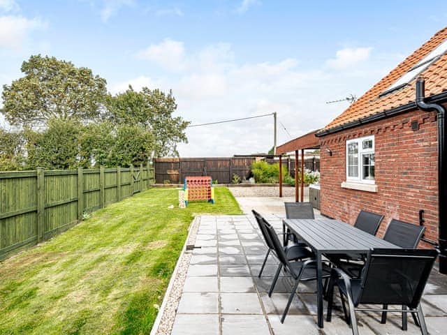 Sitting-out-area | Poppy Cottage, West Ashby, near Horncastle