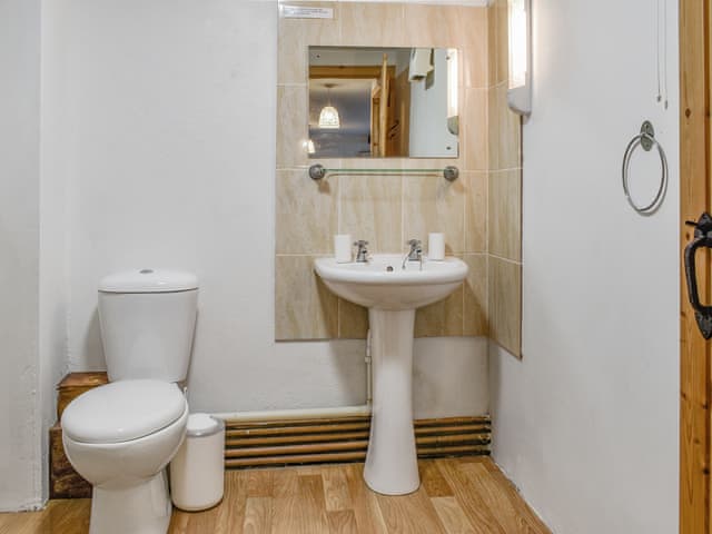 Bathroom | Shire Cottage - Liskeard Retreats, Liskeard
