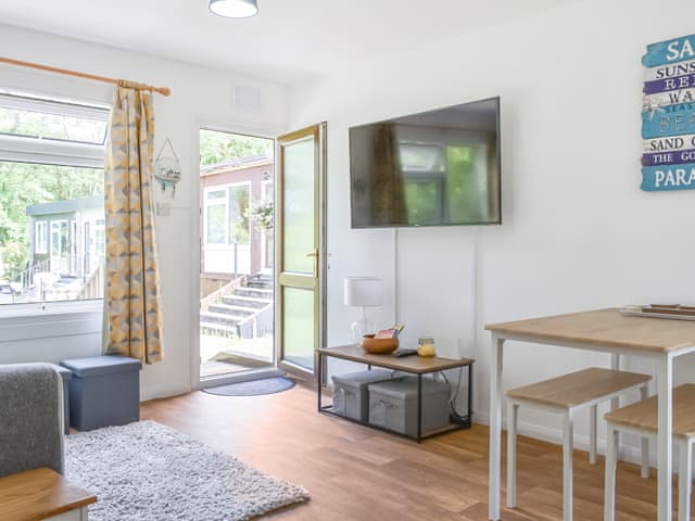 Open plan living space | 5 The Glade, Bude