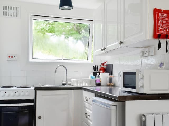 Open plan living space | 5 The Glade, Bude