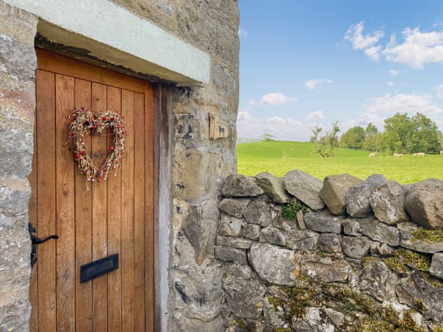 Outdoor | Ewes Leap, Skipton