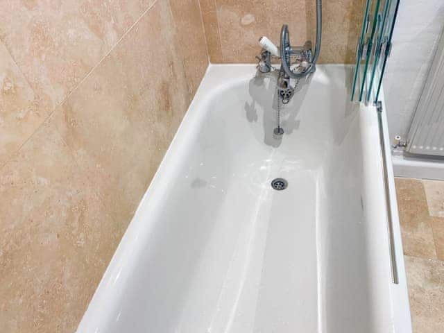 Bathroom | Stone Farm Cottage, Pendeen