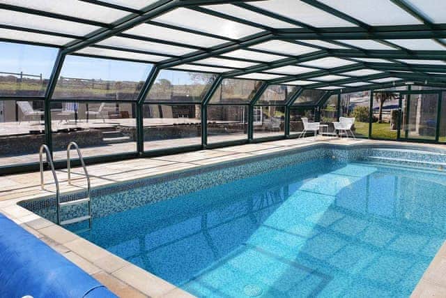 Swimming pool | Stone Farm Cottage, Pendeen