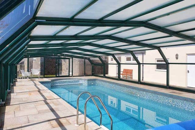Swimming pool | Stone Farm Cottage, Pendeen