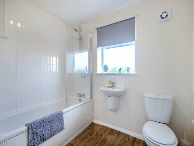 Bathroom | Cowslip Cottage - Clapham Holme Farm Cottages, Great Hatfield, near Hornsea