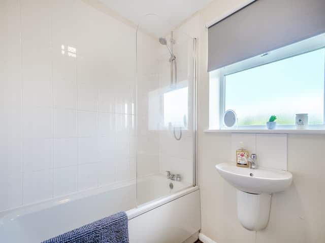 Bathroom | Cowslip Cottage - Clapham Holme Farm Cottages, Great Hatfield, near Hornsea