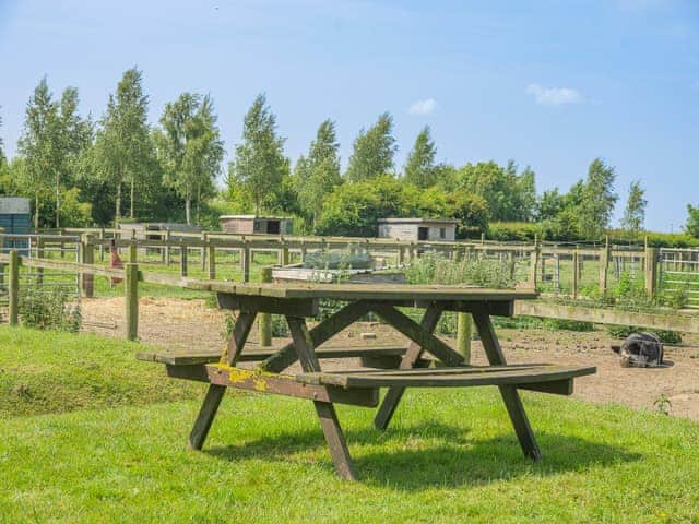 Surrounding area | Cowslip Cottage - Clapham Holme Farm Cottages, Great Hatfield, near Hornsea