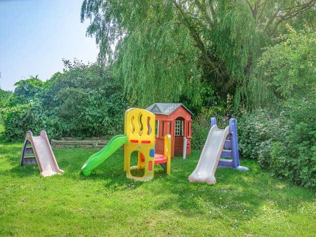 Surrounding area | Cowslip Cottage - Clapham Holme Farm Cottages, Great Hatfield, near Hornsea