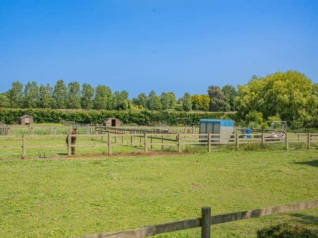 Surrounding area | Cowslip Cottage - Clapham Holme Farm Cottages, Great Hatfield, near Hornsea