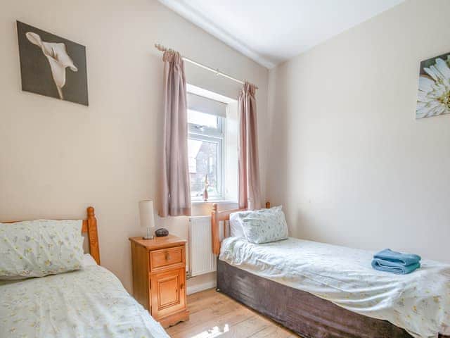 Twin bedroom | Daffodil - Clapham Holme Farm Cottages, Great Hatfield, near Hornsea